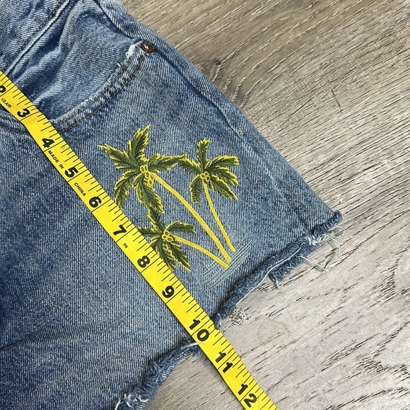 Levi’s 501 High Waisted Button Fly Jean Shorts with Embroidered Palm Tree Sz 29 - Picture 8 of 10